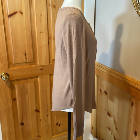 Woman’s long sleeve warm Tee - Picture 2 of 9